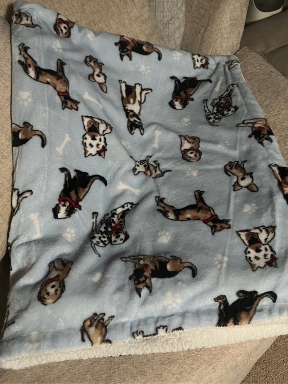 Reversible Puppy & Dog Breed Print Plush Throw Blanket - Soft & Fuzzy
